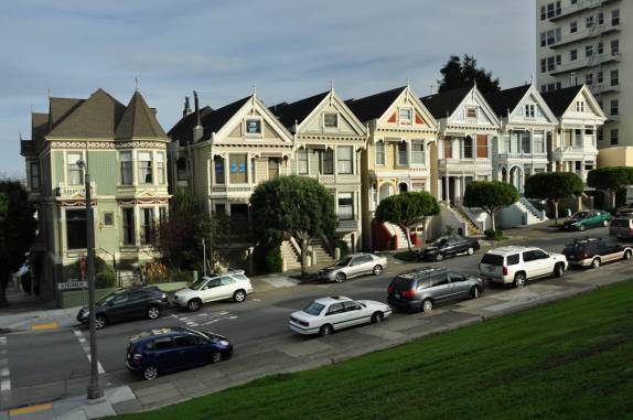 Casas vitorianas na Alamo Square, em San Francisco, na Califórnia, nos Estados Unidos